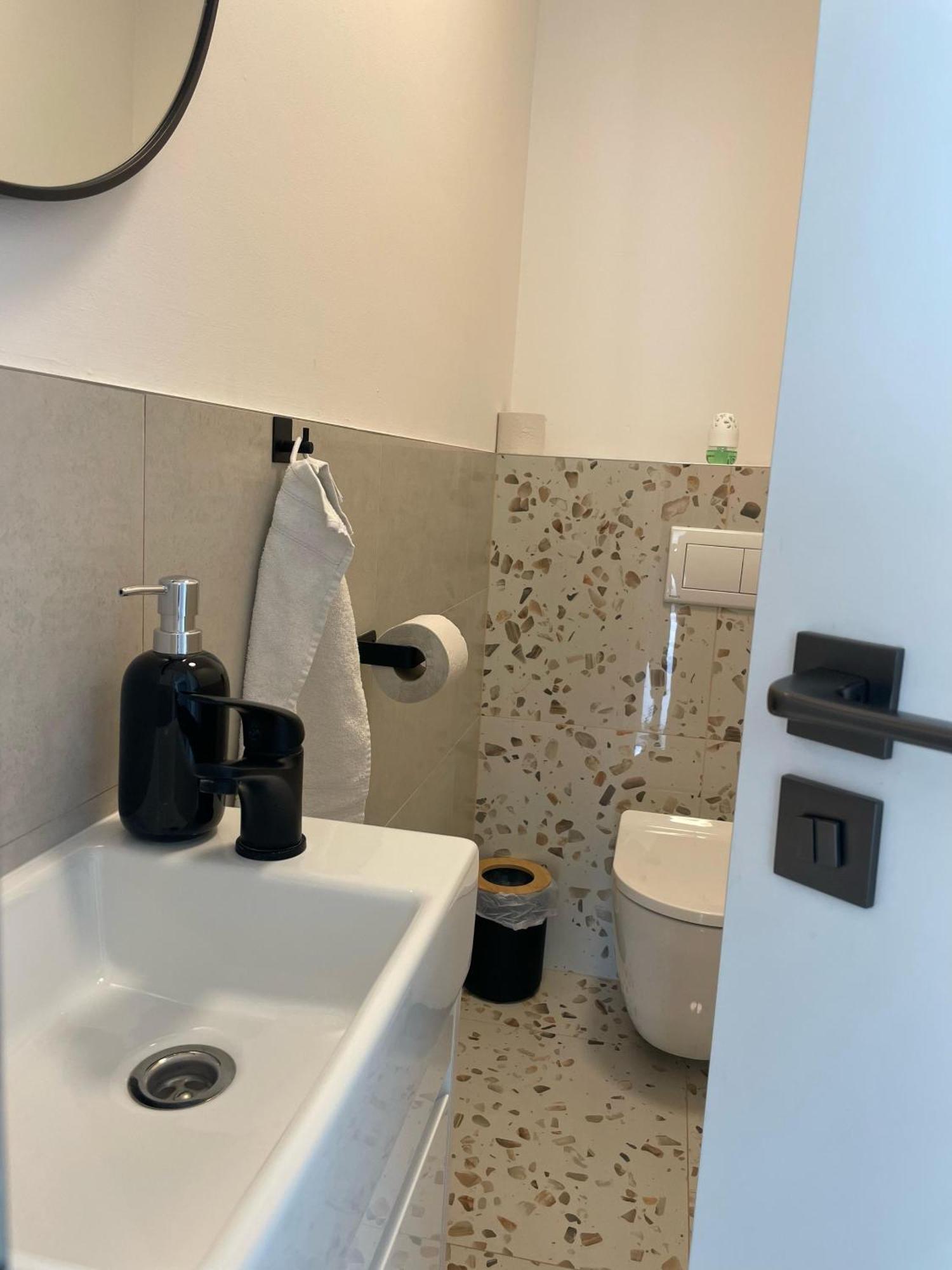 Klimatizovany Apartmanovy Dom, S Virivkou, 1B Senec Exterior foto